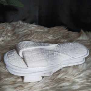 White Spa Slippers sz sm *FREE WHEN BUNDLED WITH LOUNGE OR SLEEPWEAR